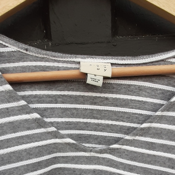 Clearance!!a.n.deawy Long Sleeve w/tie-up back - Picture 5 of 6